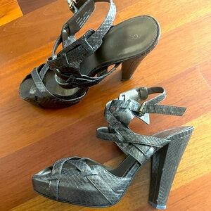Calvin Klein snake skin olive green platform sandals, size 8
